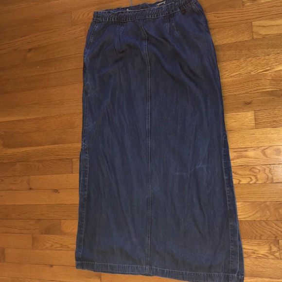 Long denim skirt w/elastic waist, side slits - Picture 6 of 6